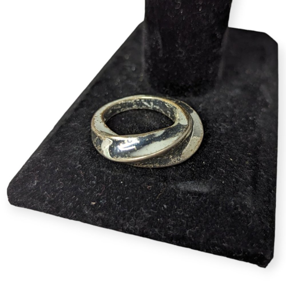 Silver Tone Twist Ring Size 10